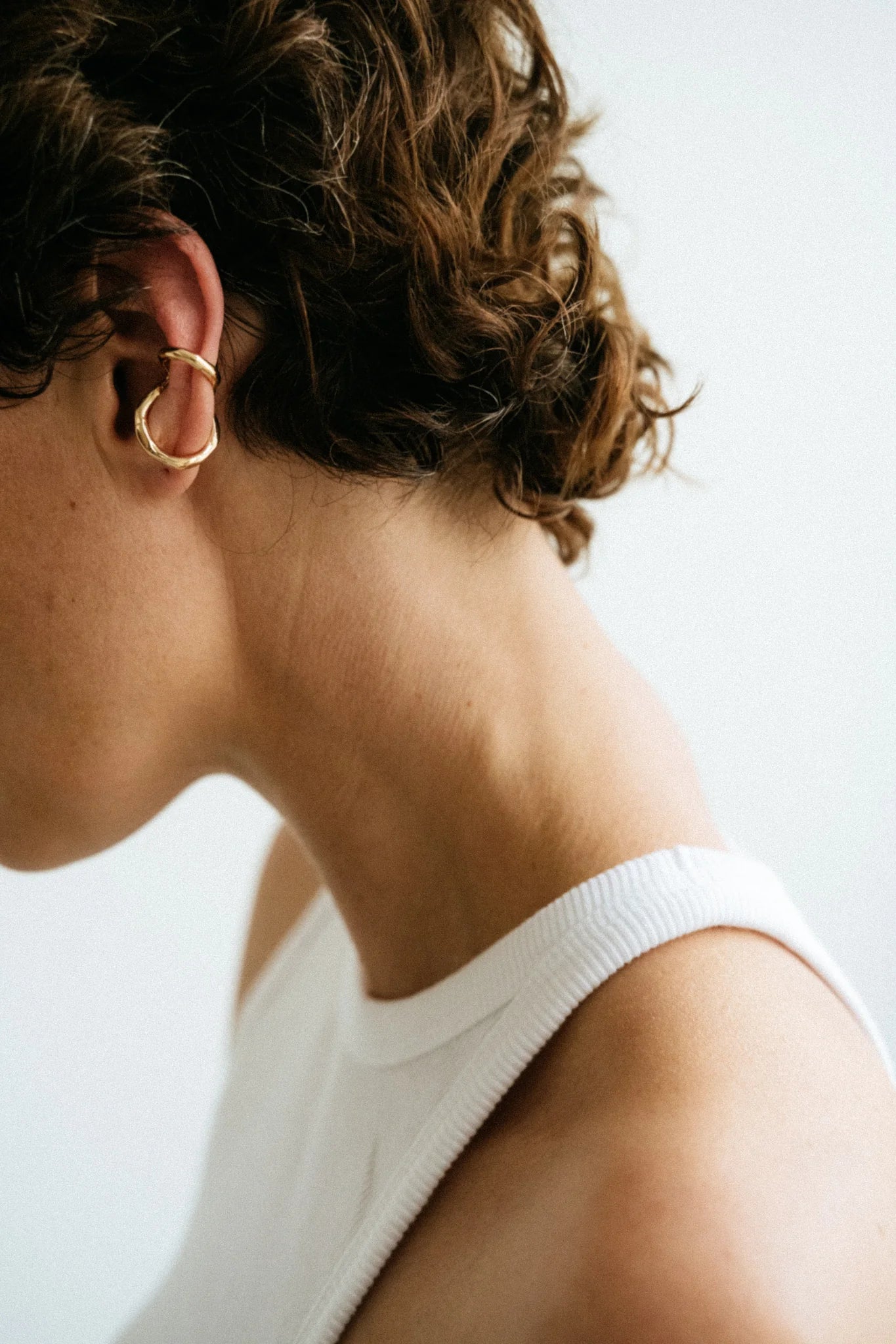 Jeannette earcuff Jade sculptural Racines