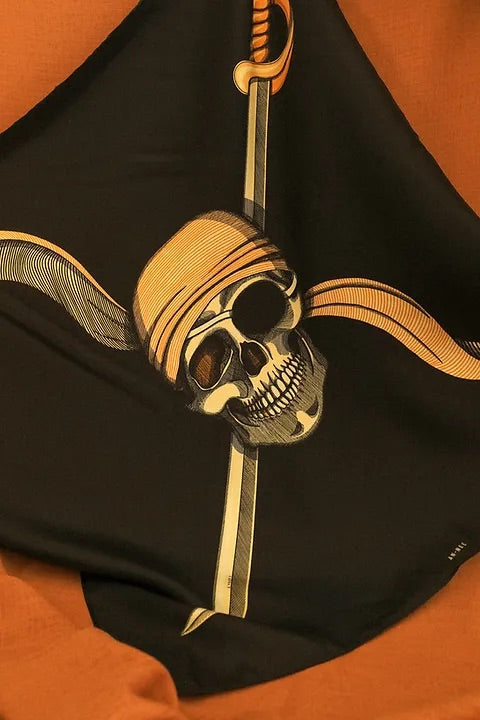Année foulard en soie Pirate black