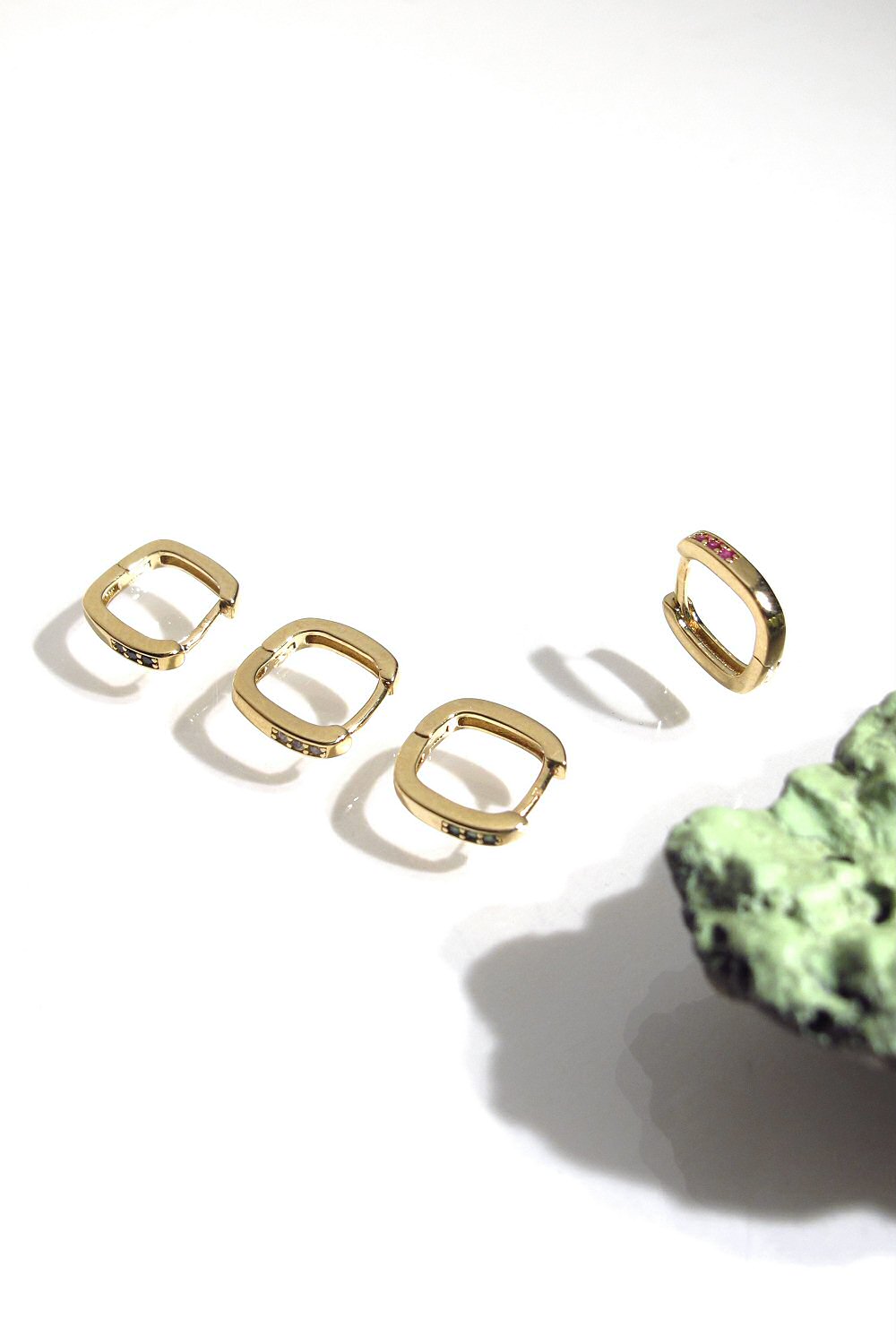 Bali Temples Huggie Square Bold strass