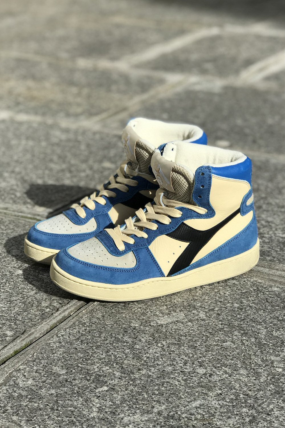 Diadora sneakers hi-tops MI baskets blue cream leather