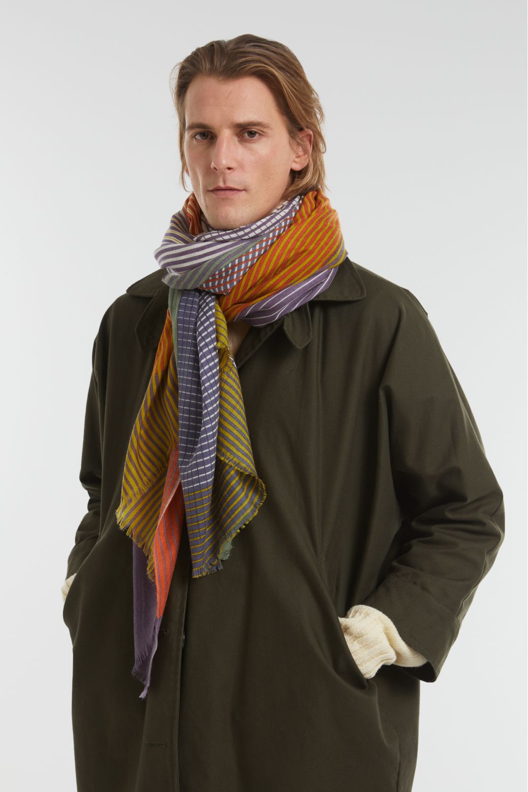 Z | Ma Poésie foulard en laine et soie graphique Spectre passion ocre