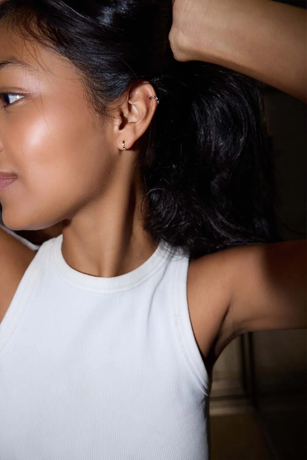 Sansoeurs boucle huggie Dash Line bangle or jaune