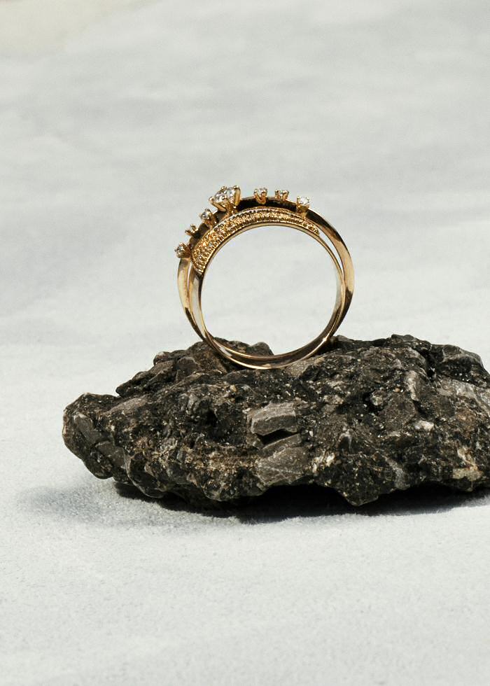Sansoeurs bague Big Très Or Irregular Band or diamants
