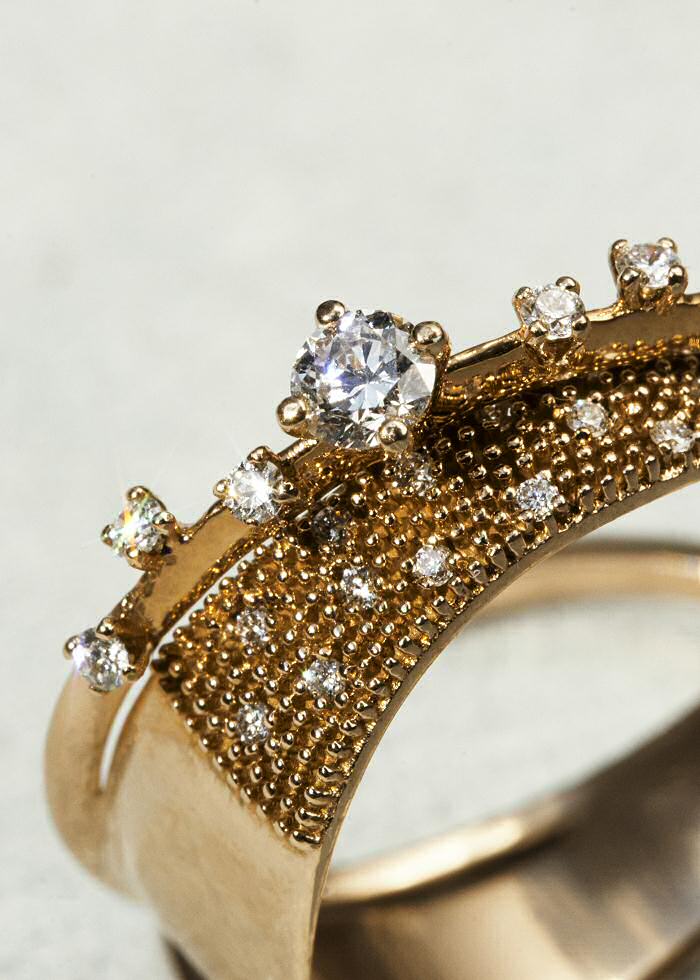 Sansoeurs bague Big Très Or Irregular Band or diamants