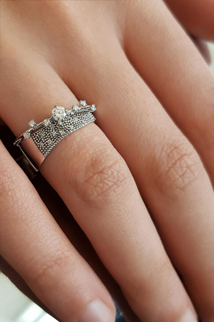 Sansoeurs bague Big Très Or Irregular Band or diamants
