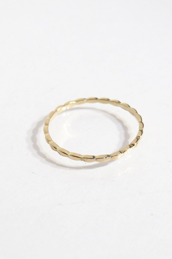 Trois Petits Points bague Navette or 18k