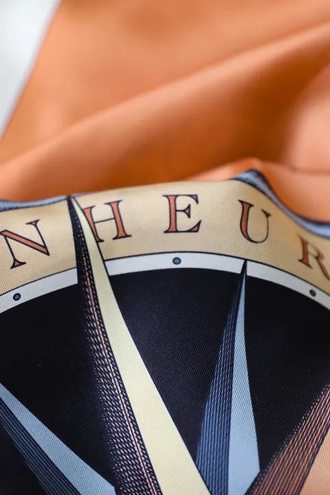 Année foulard en soie Boussole nude