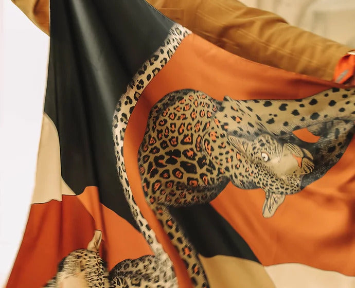 Année foulard en soie Jumelles leopards