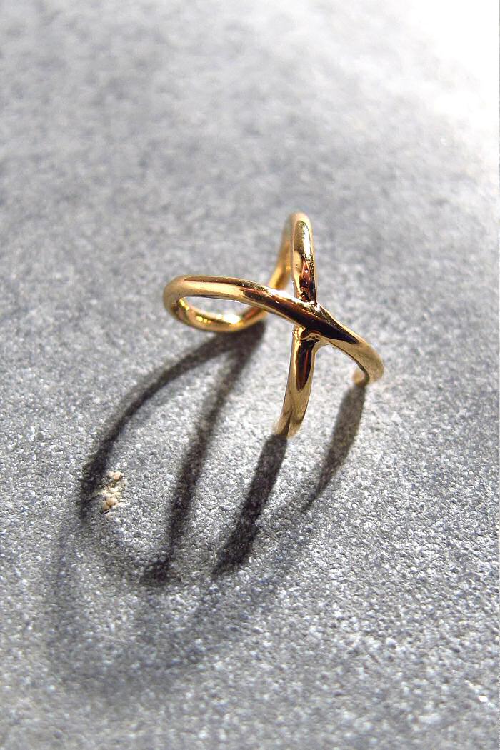 Bali Temples Earcuff Cross gold