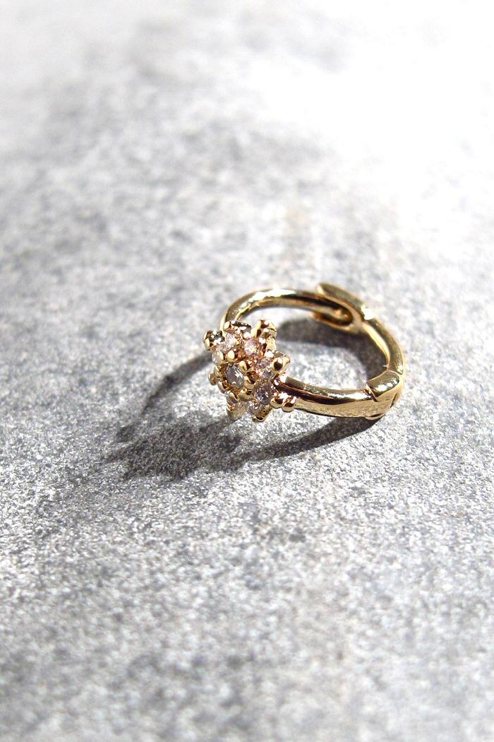 huggie 6 Etoile Pave clear gold plaque or jaune