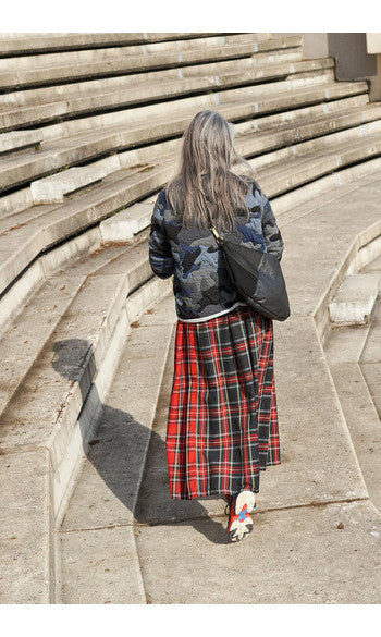 Galliane cuir noir perforé