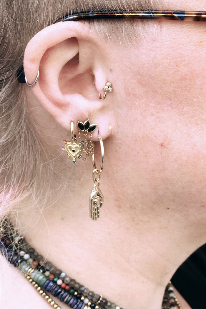 Bali Temples Huggie 10 Coeur dans la main gold dore