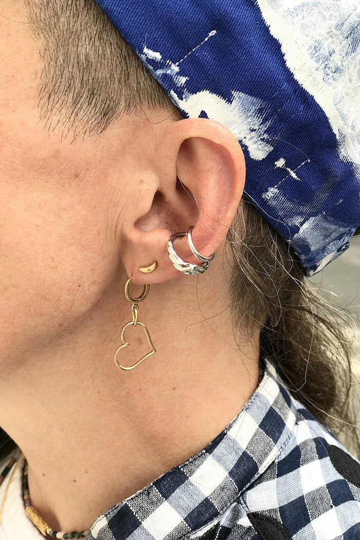 Bali Temples huggie 10 Coeur fil gold