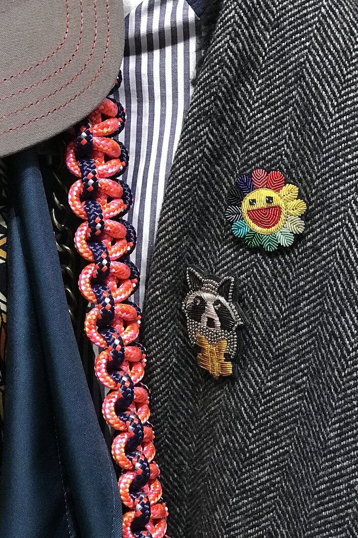 Bali Temples Broche Happy FLower