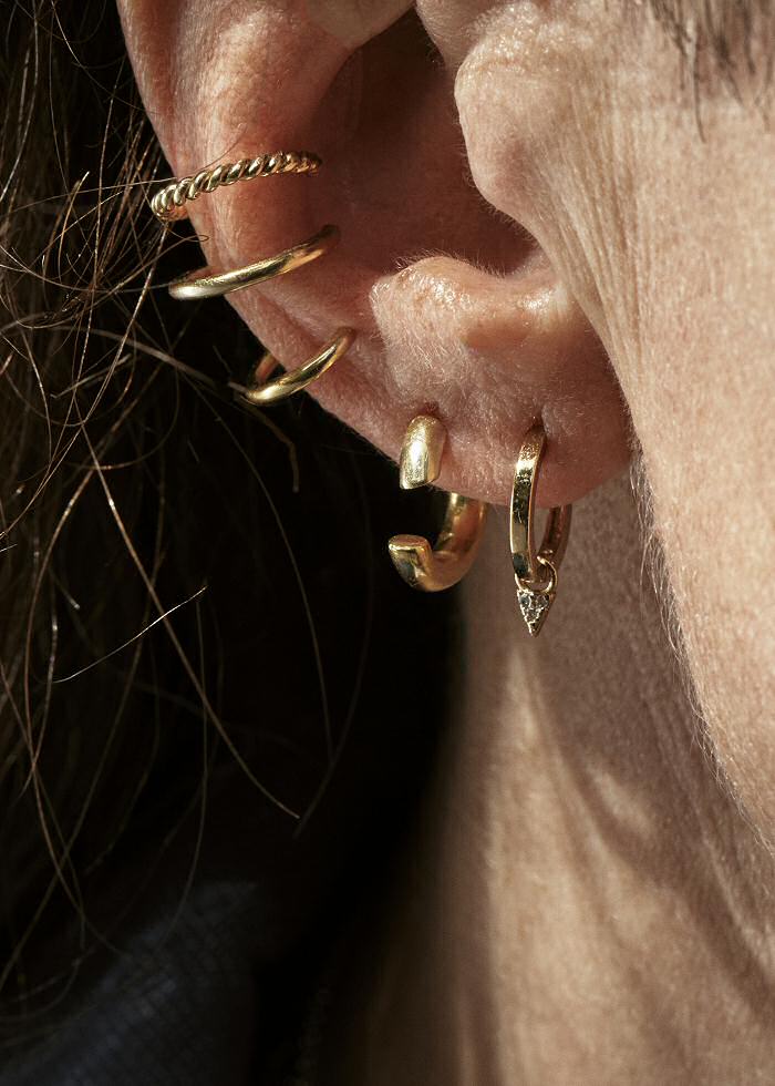 XX | Bali Temples Huggie 12 Triangle micro gold clear