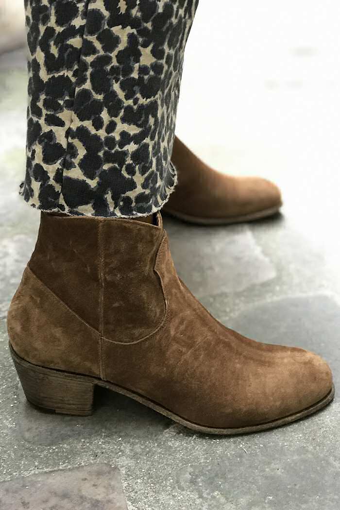 Elia Maurizi boots camarguaises daim tabac