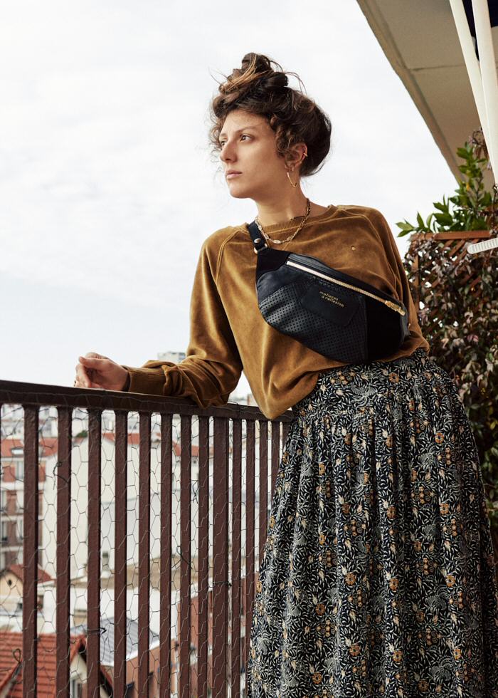 Banane Cross Medi cuir perforé noir