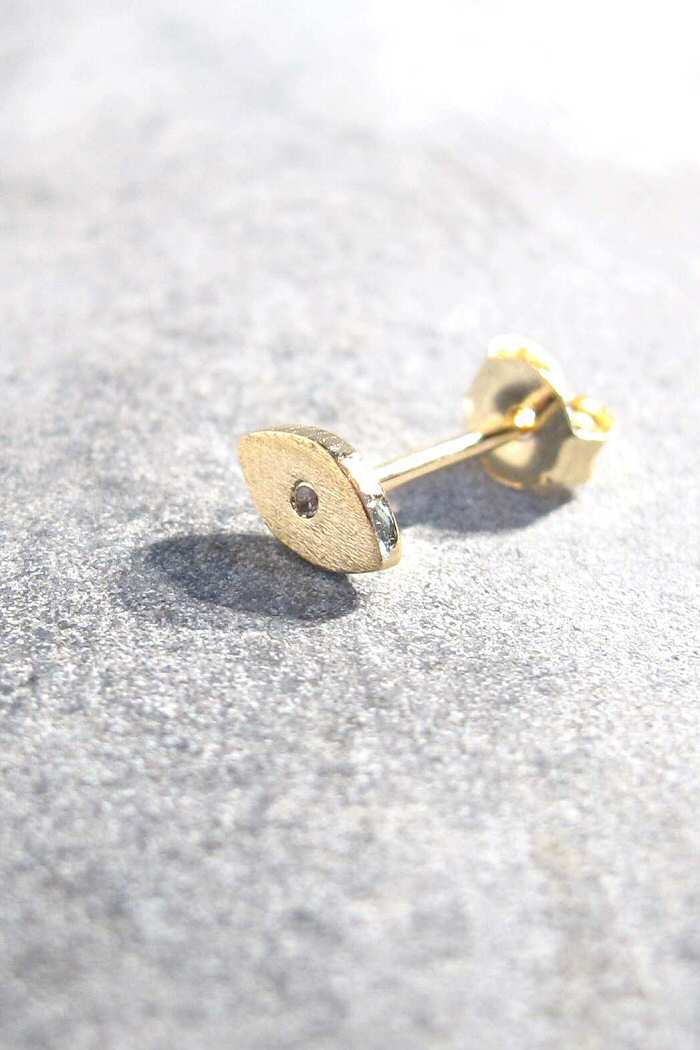 Louise Hendricks stud Eye oeil