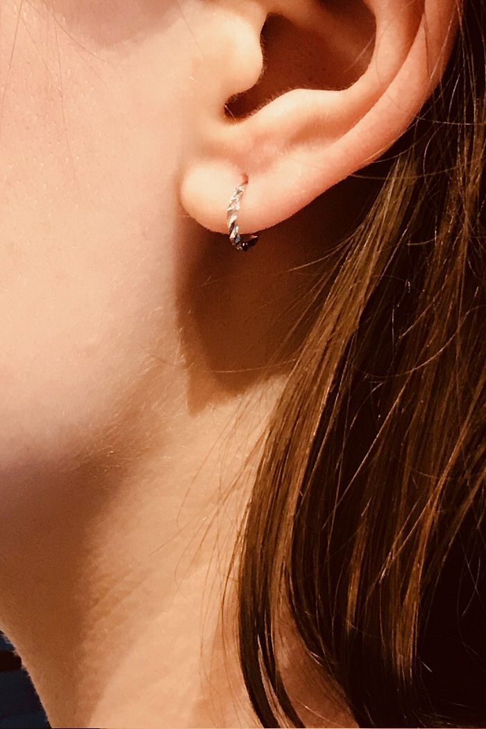 Maria Black huggie DC Diamond Cut 14k