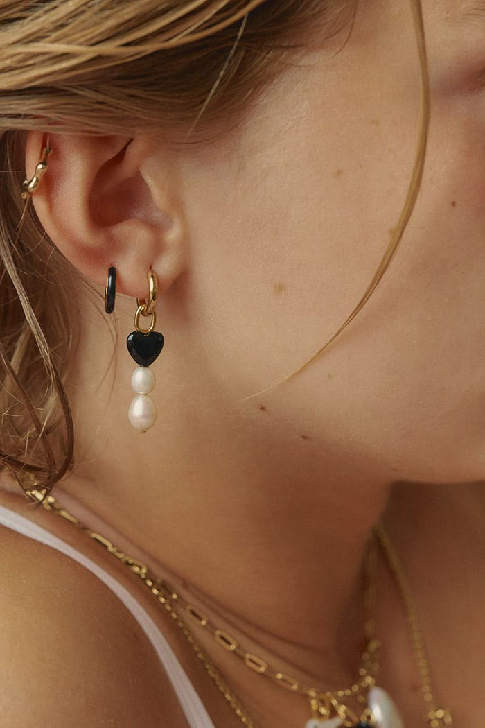 Maria Black Kate color huggie