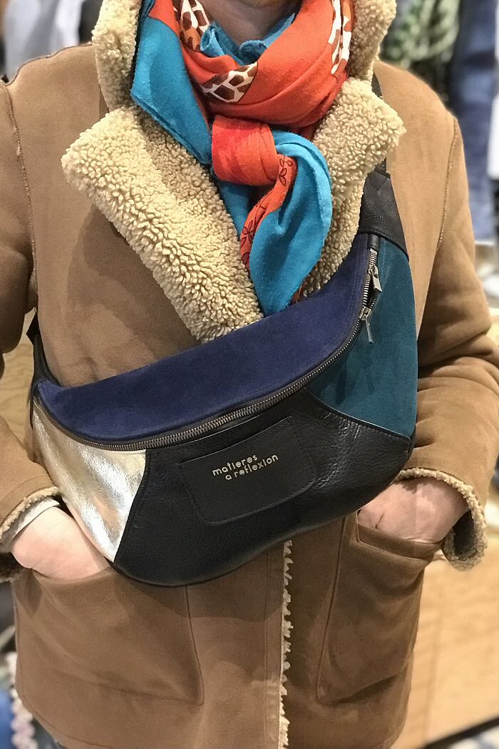 Banane Cross Maxi upcycled leather C15