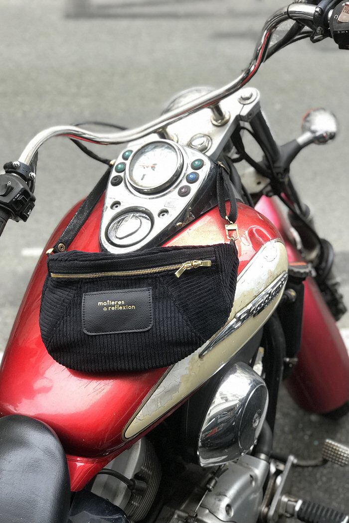 Banane Cross Medi velours noir