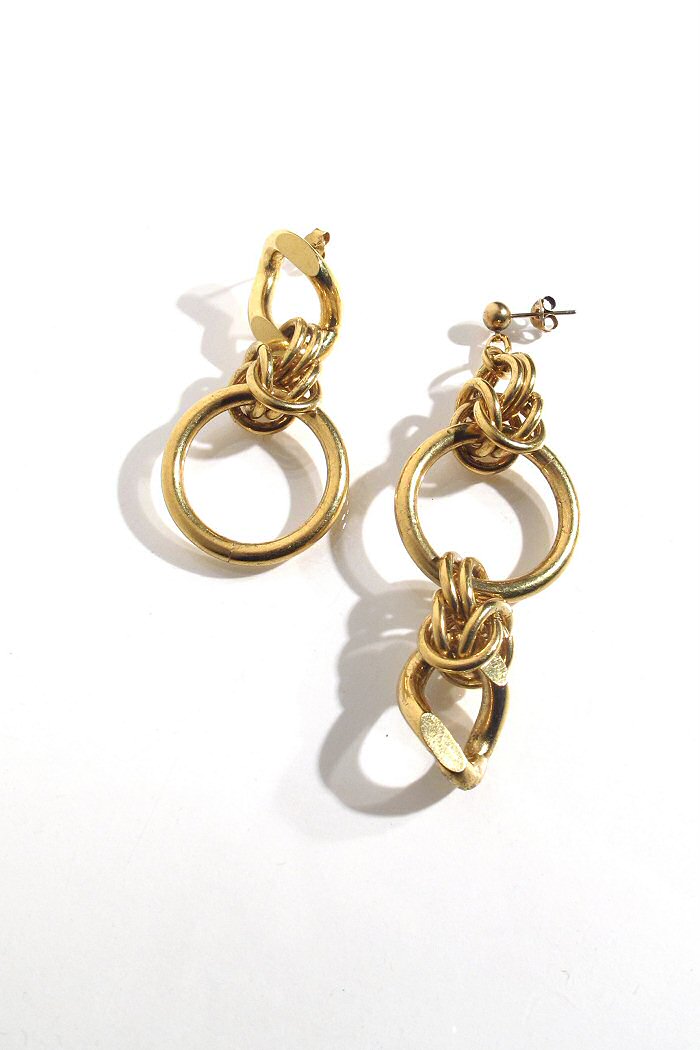 Perrine Taverniti boucles Pradier asymétriques