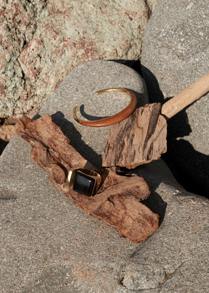 Z | Soko bague chevalière Jenga corne recyclée