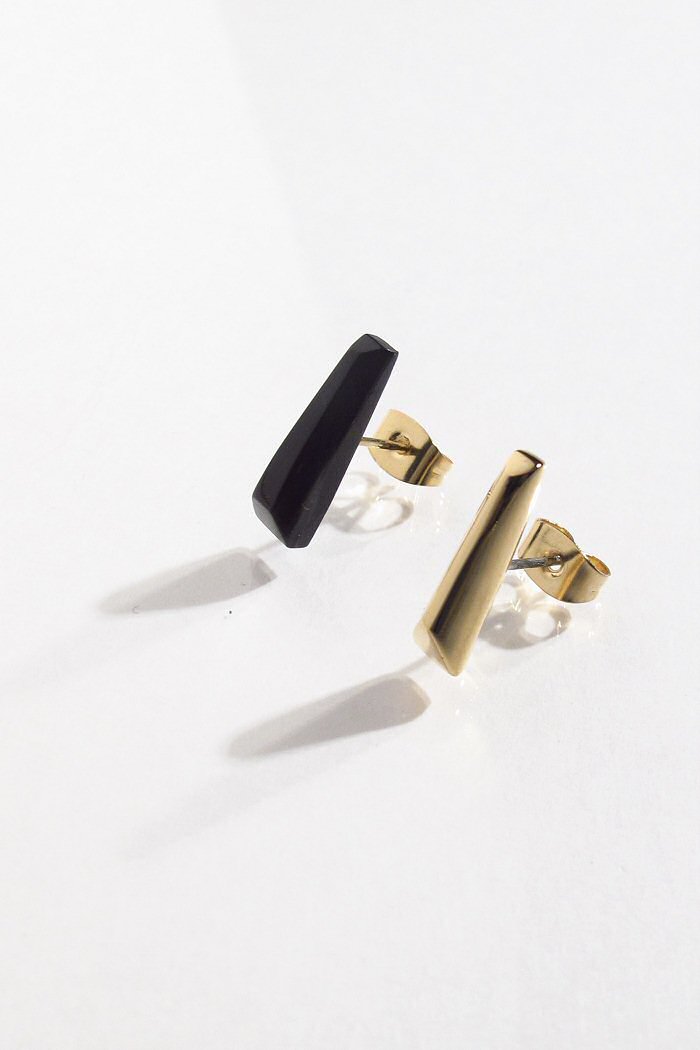 Soko boucle stud Sura