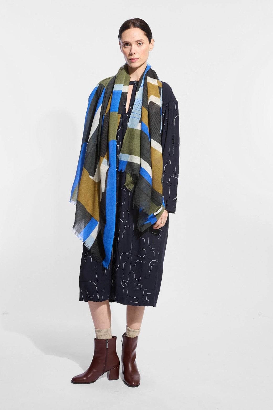 Ma Poésie foulard en laine graphique Petra bleu