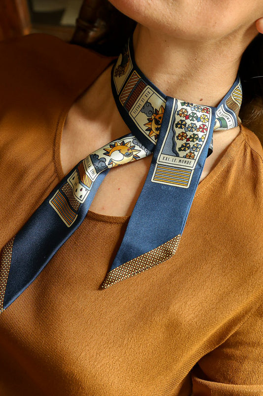 Année bandy en soie Tarot bleu nuit