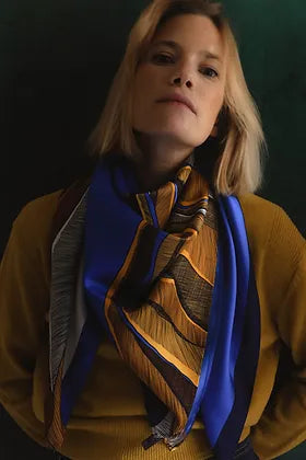 Année silk scarf Volcano / Fire bleu yellow