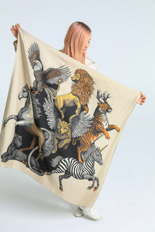 Année foulard en soie Animaux Fantastiques beige neutre made in France