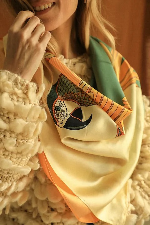 Année foulard en soie Perroque nude ocre
