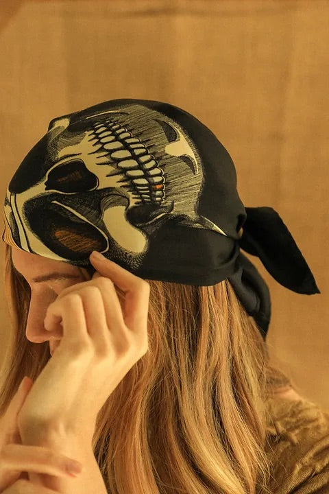Année foulard en soie Pirate black
