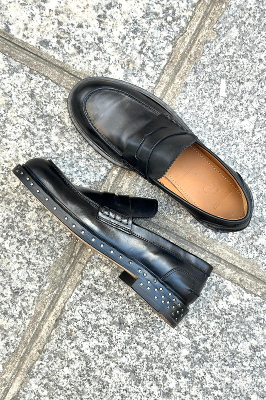 Elia Maurizi mocassins cuir noir semelle cloutée