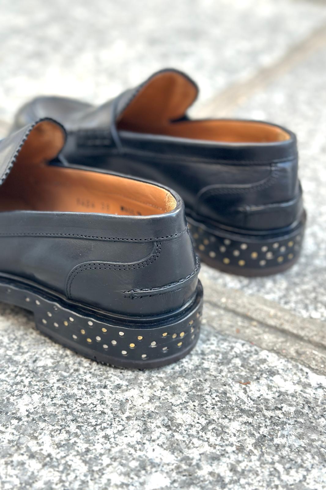 Elia Maurizi mocassins cuir noir semelle cloutée