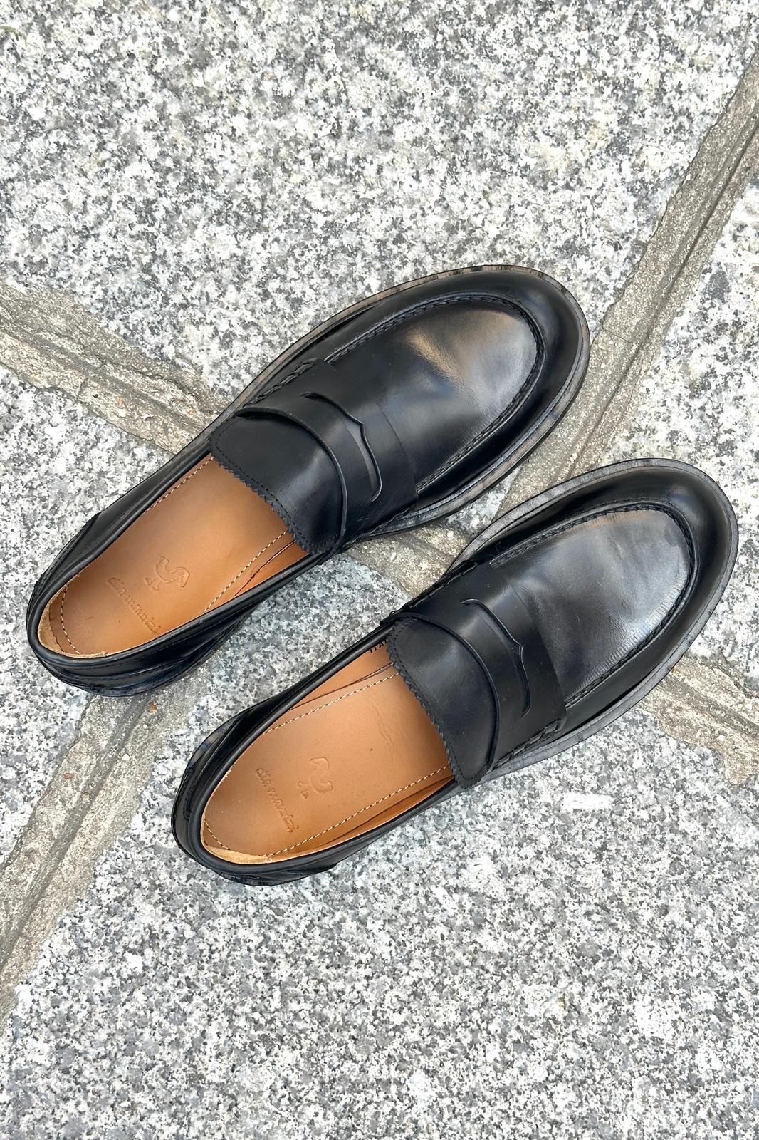 Elia Maurizi mocassins cuir noir semelle cloutée