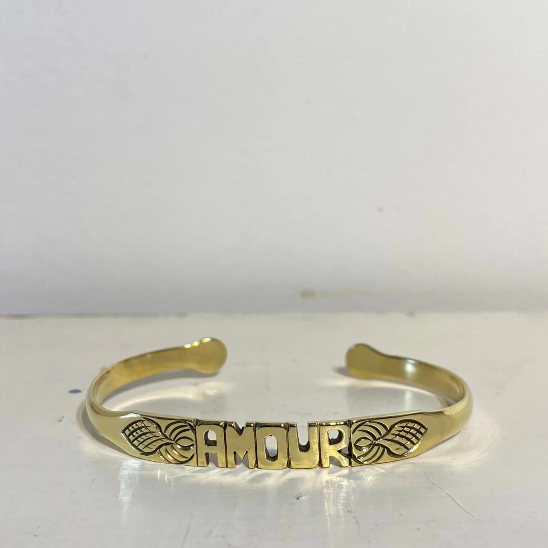 Flora Jane bracelet message Amour