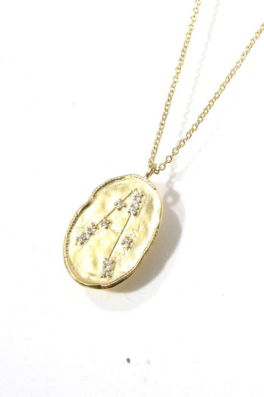 Louise Hendricks collier médaille A pour Amour Lena