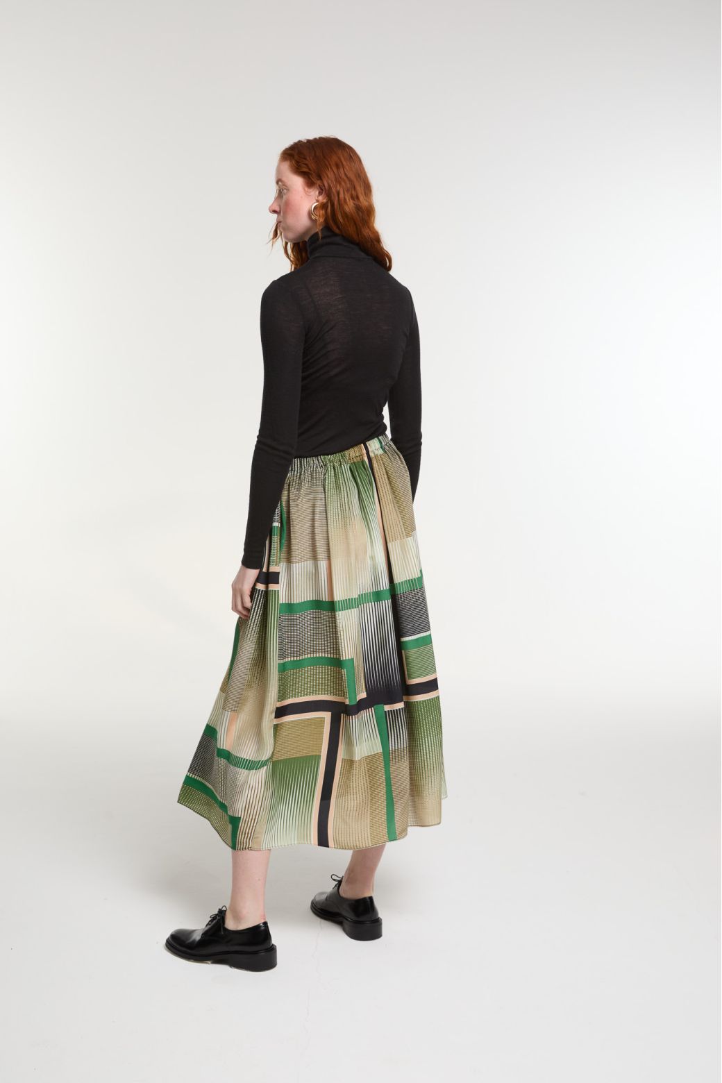 Ma Poésie jupe graphique Romeo en soie vert bleu marine