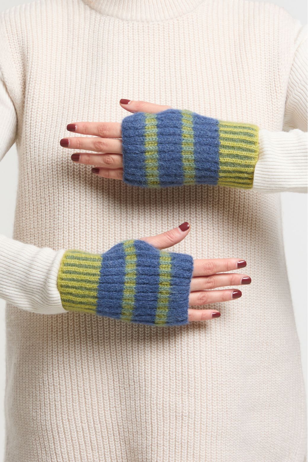 Ma Poésie mitaines en laine aplaga / merinos Hind vert bleu