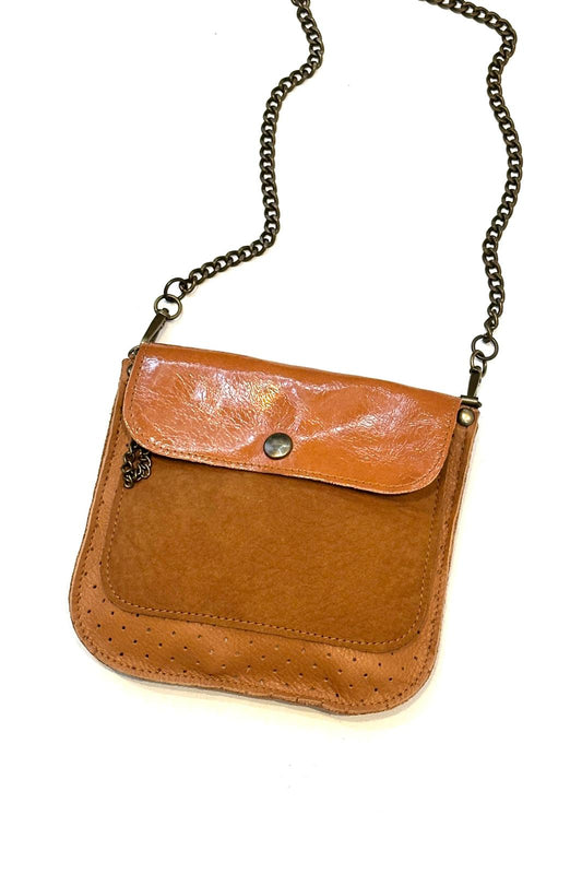 Pochette Square cuir caramel perfore