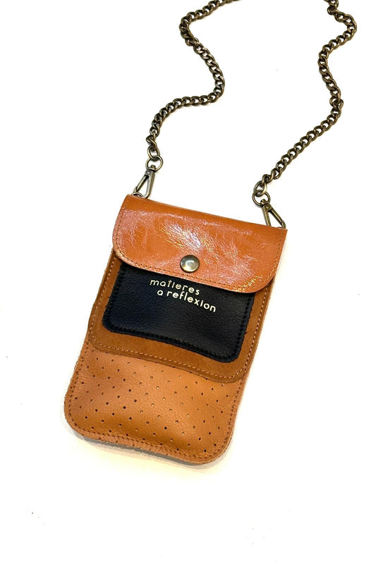 Pochette iPhone cuir caramel perfore