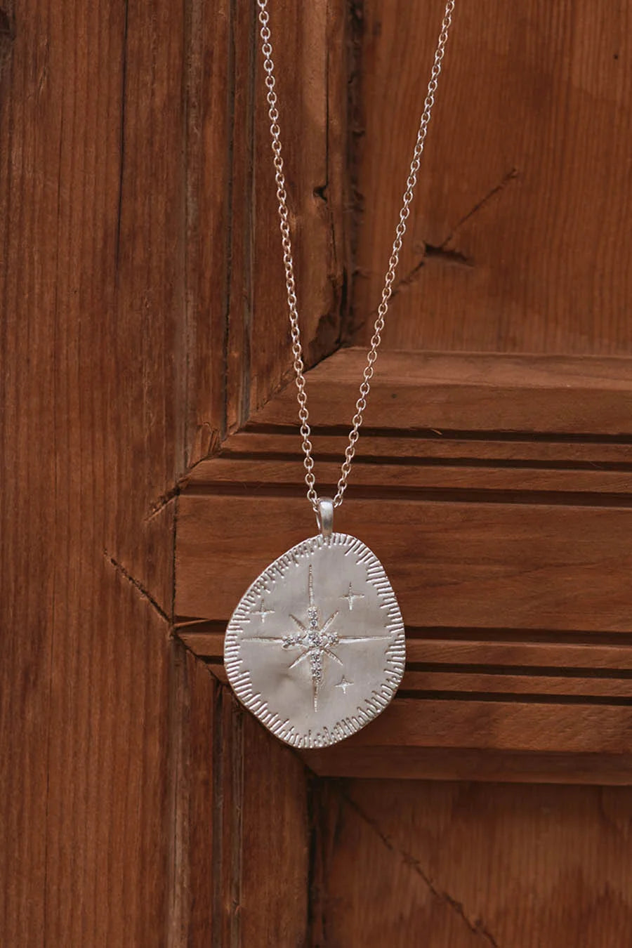 Ylume collier long médaille Etoiles