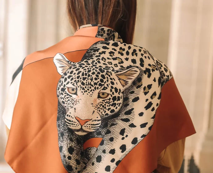 Année foulard en soie Jumelles leopards