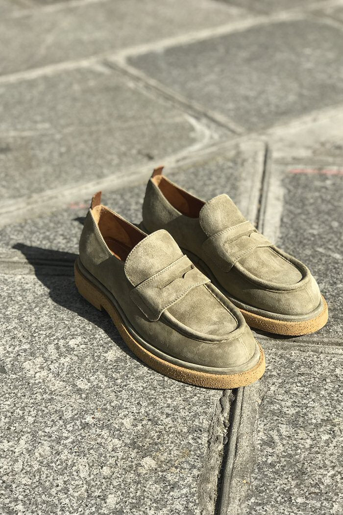 [P] Elia Maurizi olive suede loafers with crepe sole