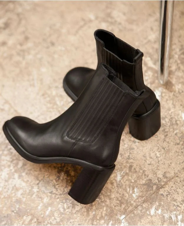 [P] Rivecour chelsea boots 725 black leather