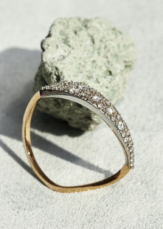 Sansoeurs Irregular Wife ring 18k gold diamonds